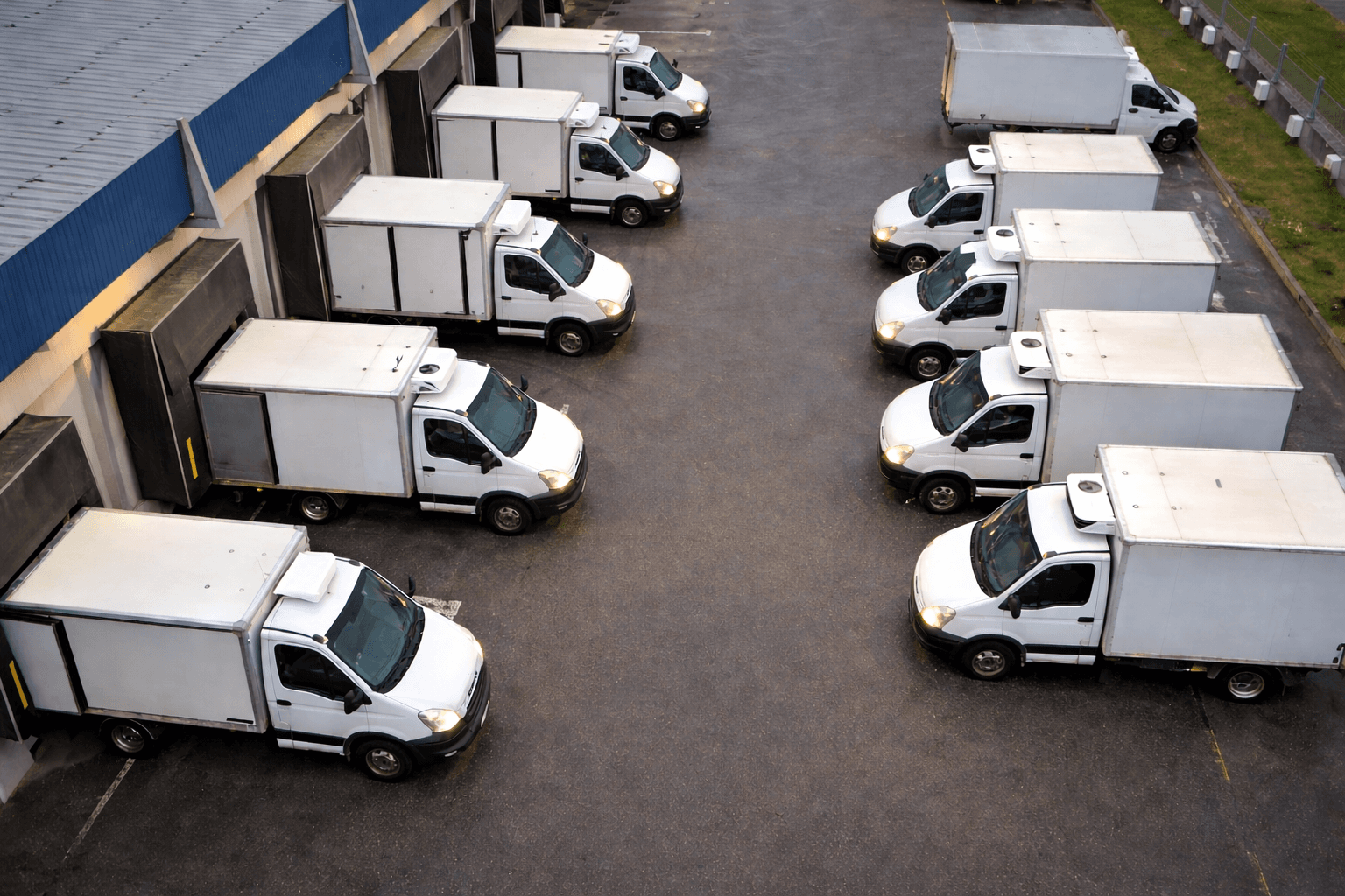 Arslan Logistics refrigerated fleet at warehouse