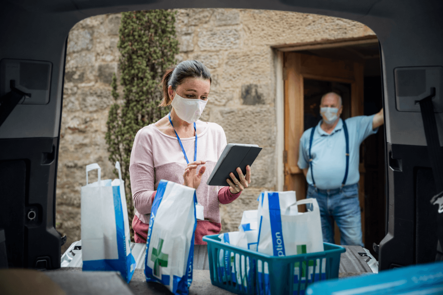 Pharmaceutical delivery with tracking and medical packages